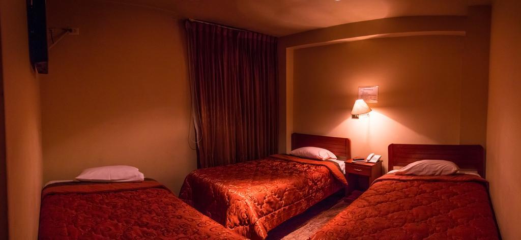 Ebony Hotel Уарас Екстер'єр фото
